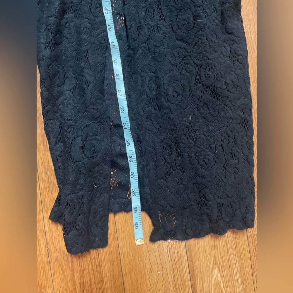 Alice + Olivia Gisela High-Neck Lace Contrast Dress - Picture 9 of 16